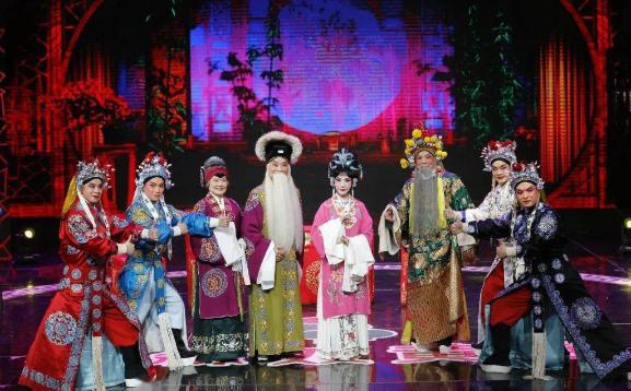 梨園戲曲班子的別稱是指唐代什么地方？中國戲曲發展有哪幾個時期