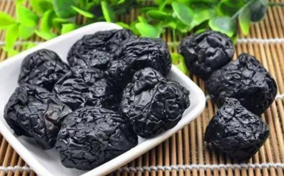 烏梅為啥外皮都是油？西梅和烏梅的區別