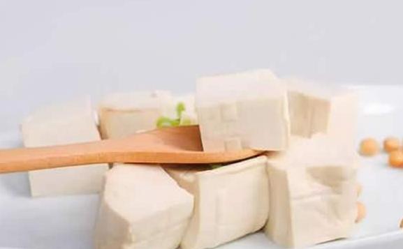 豆腐是蛋白質還是碳水化合物？人體每天需要多少克蛋白質