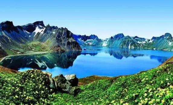 長白山的地理位置與環境是怎樣的？長白山北坡和西坡哪個好玩
