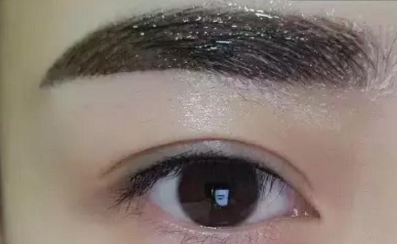 紋眉多久可以沾水？紋眉的修復劑怎么使用